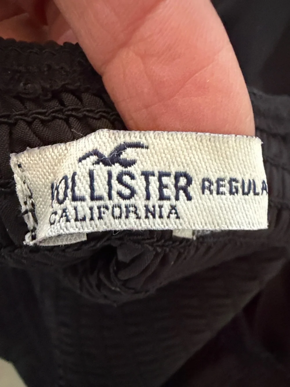 Hollister elegant black